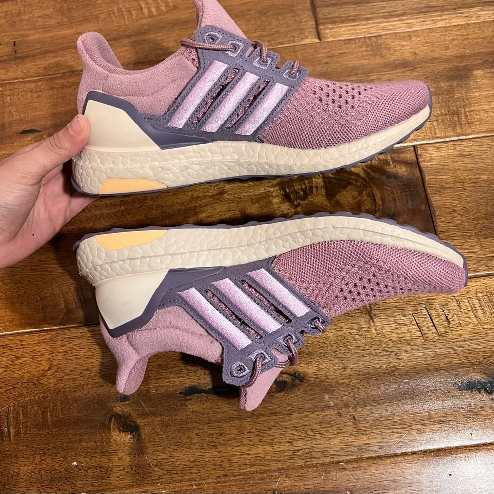 Women’s adidas ultraboost 1.0 size 7 - Image 2
