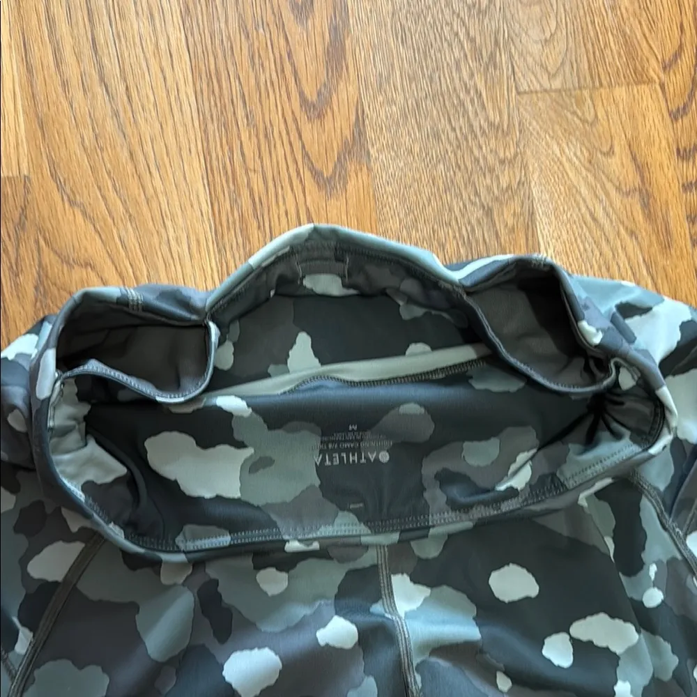 Athleta lightening camo Leggings in shades of green - Image 5