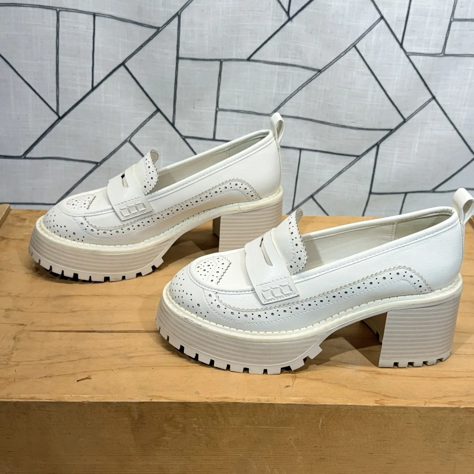 MIA Women's Deena Round Toe Platform Lug Sole Loafers Bone Size 7 - Image 6