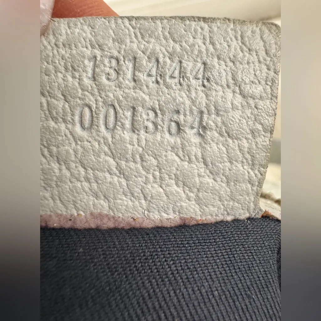 Gucci White Shoulder Bag with Red and Black Stripe - Image 10