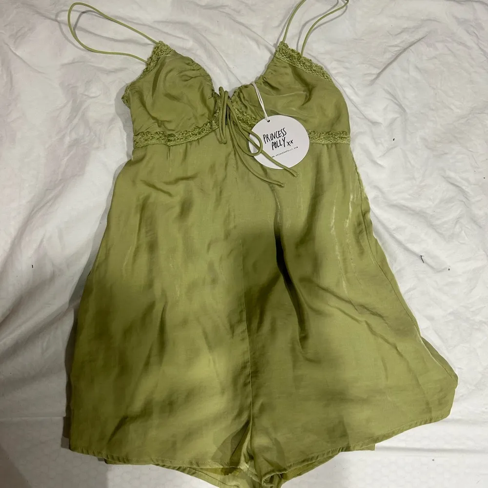 Princess Polly Emily Romper Green SIZE 4 - Image 2