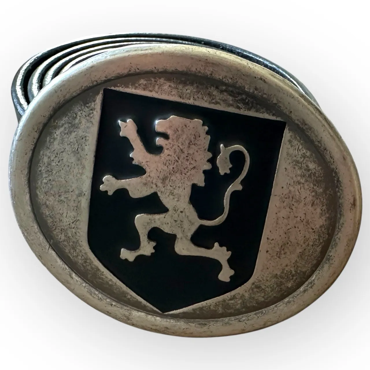 GUESS True Vintage Dark Brown Black Lion Crest Embossed Belt - Image 10