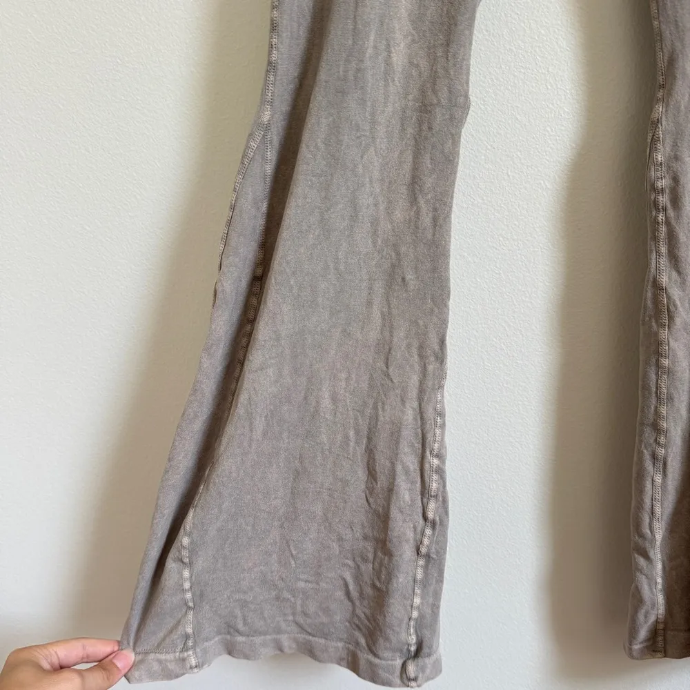 Free People FP Movement Good Karma Flare Leggings in Mushroom Size XS Small Tan - Image 7