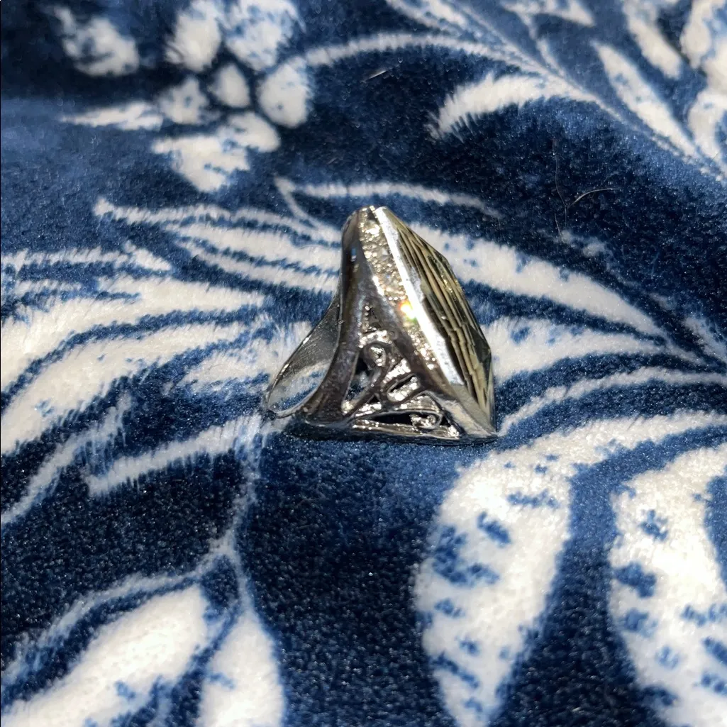 NEW! #11 Statement Ring Animal Print Design Set in silver-toned metal rhinestone - Image 9