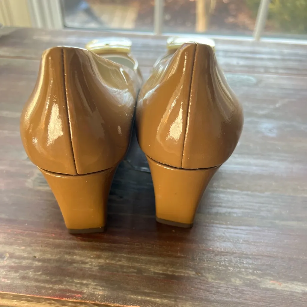 Tory Burch Georgia Wedge size 8.5 - Image 4