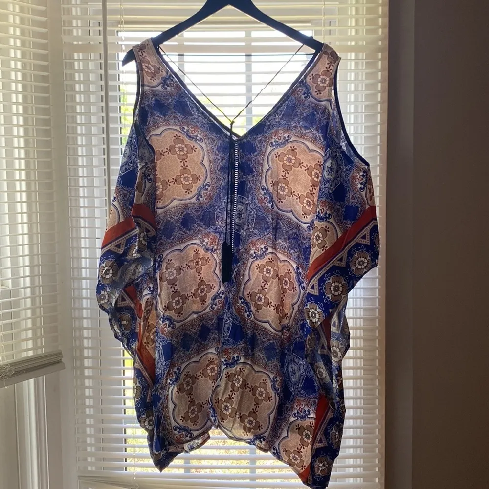 ASTR The Label Anthropologie blue geo print tassel boho top, size S - Image 9