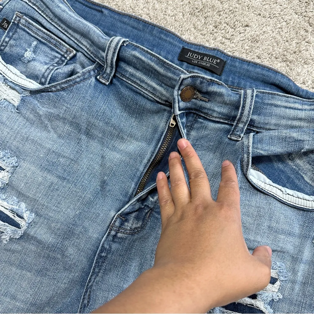 Judy Blue Women’s Denim Shorts Distressed Mid Rise JB15207LT in Medium Wash 2XL - Image 7