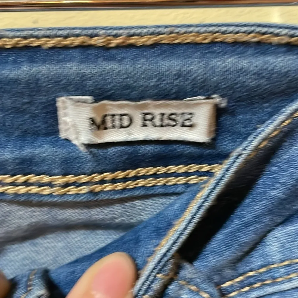 Women’s YMI Jeans Wanna Betta Butt? Mid Rise Distressed Skinny Jeans - Image 3