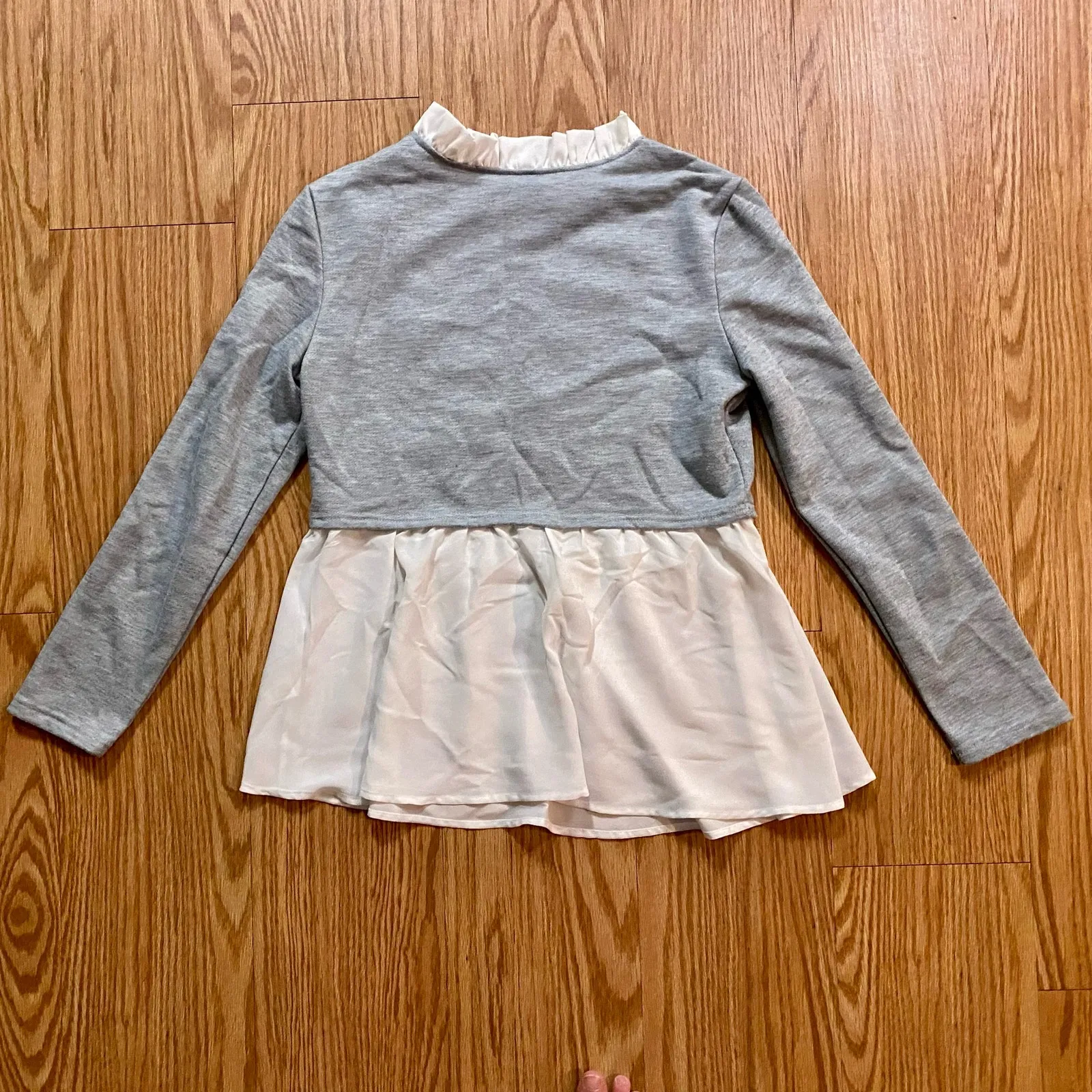 Gray Layered Pullover Sweater Top Womens Medium - Image 8