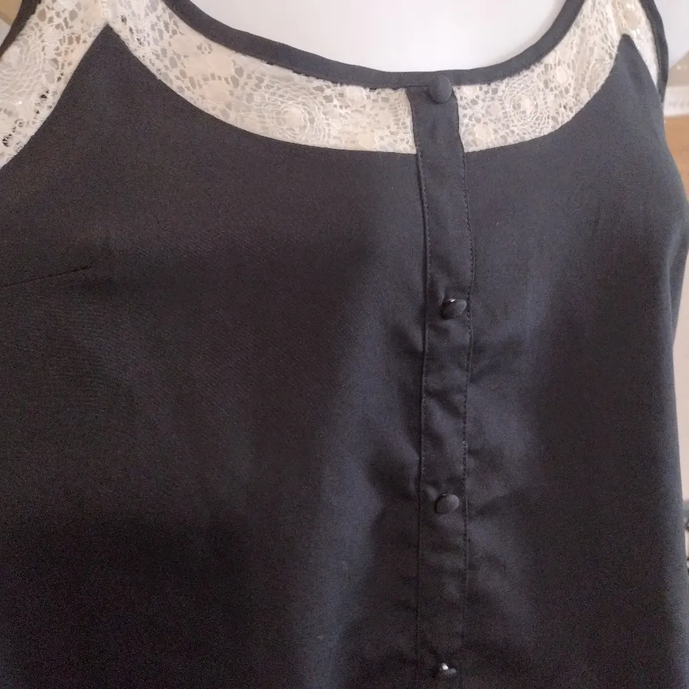Francesca Black and White Spaghetti Strap Top Size M - Image 3