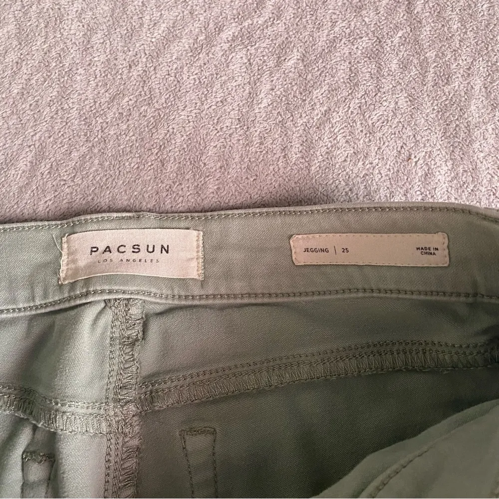 Pacsun Leggings in pastel green - Image 6