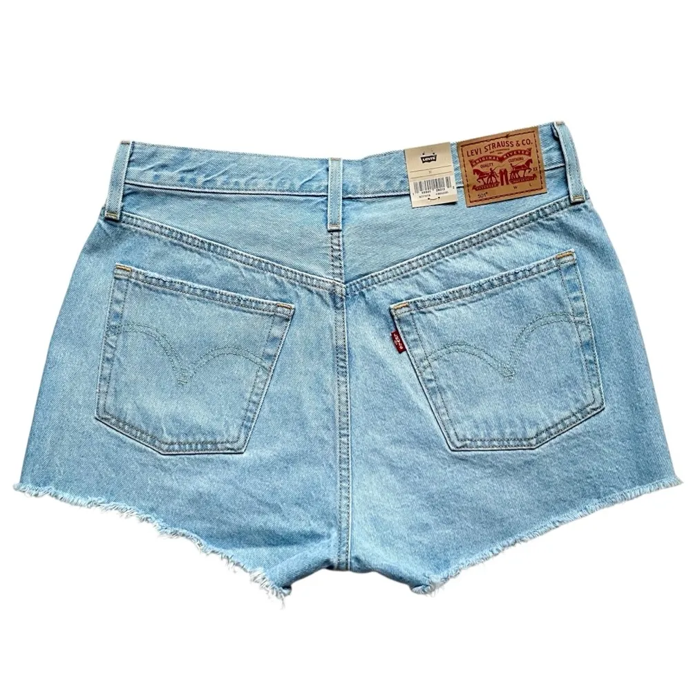 NWT Levi's 501 Distressed Button Front Denim Shorts - Image 4