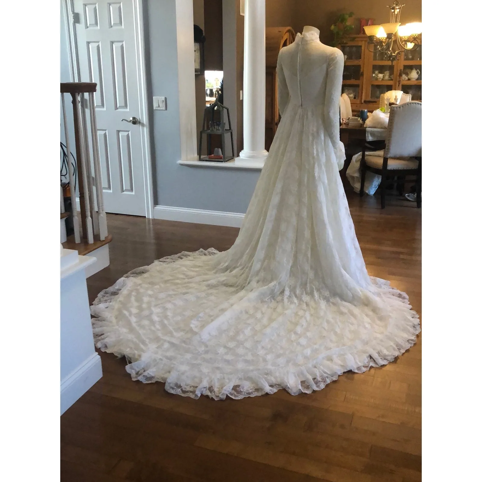 Vintage 60s Aida Bridal California Lace Wedding Gown w/ Chapel Train small White - Image 16