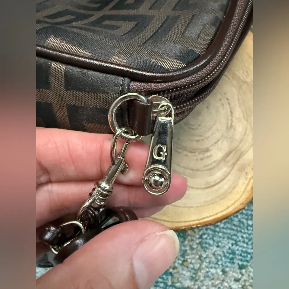 Vintage NOS Guess brown logo shoulder strap purse - Image 10