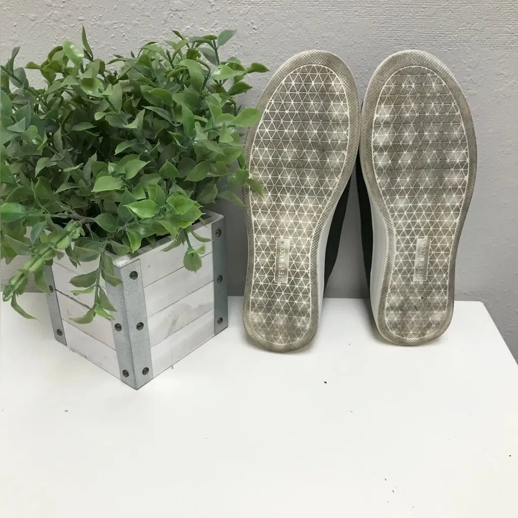 Steve Madden Bryanne Puffball Platform Sneaker - Size 9 - Image 4