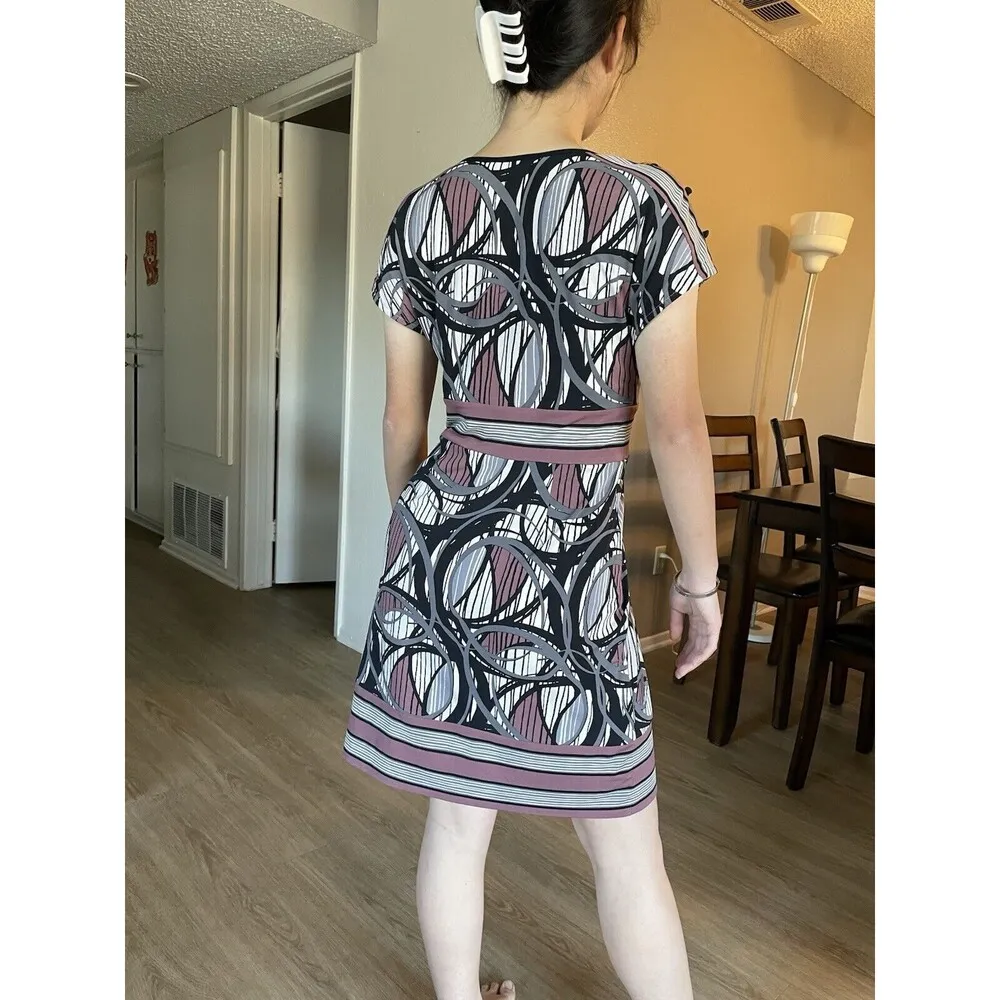 BCBG MaxAzria Women’s V-neck Knee-length Dress Graphic Print Size M Slim Fit - Image 9