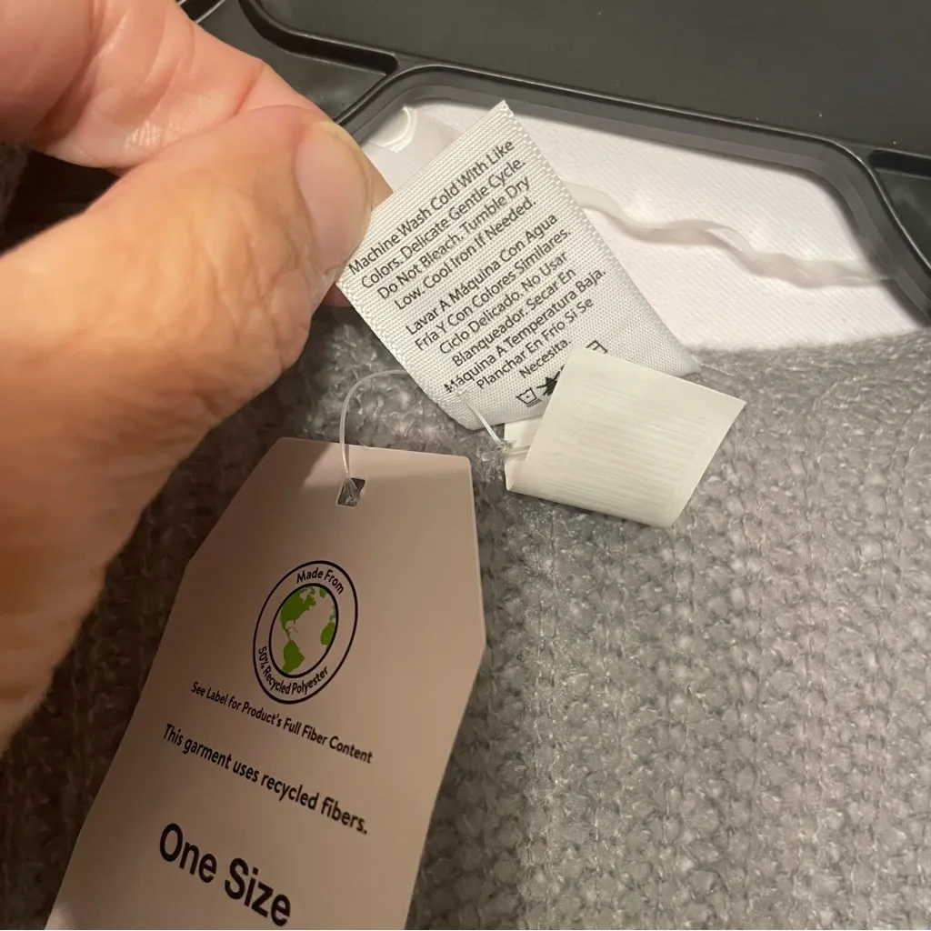 Time & True Knit Ruana NWT Women OS Gray Single Button Pockets V - Image 9