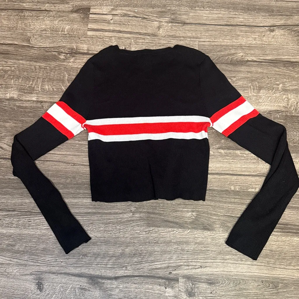 Chic Black Crop Top with Red and White Stripes Size XL - Image 4