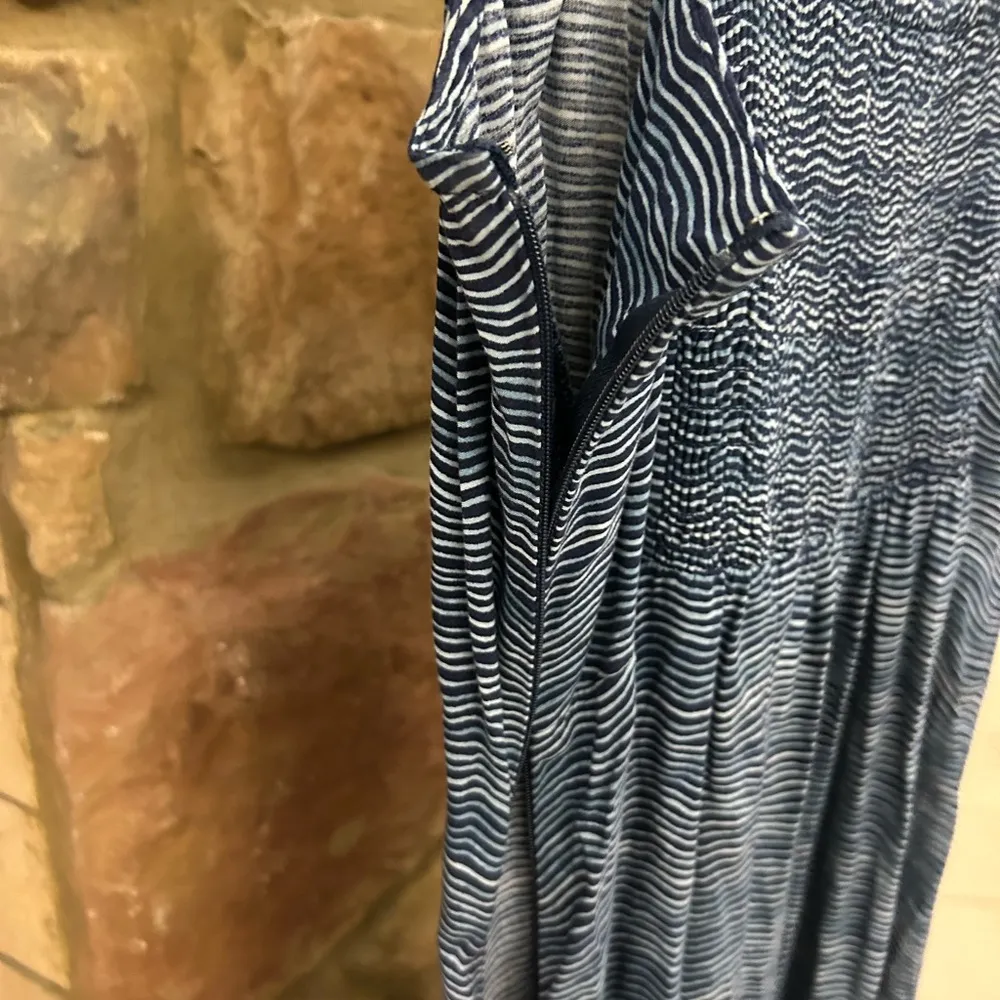 Old Navy dress-side zip-comfy flowing beautiful design-size large - Image 5