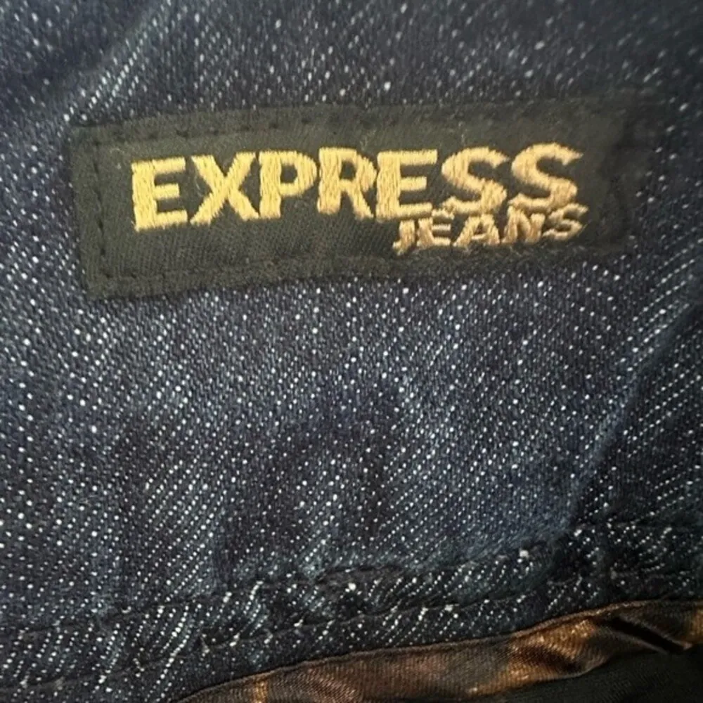 Express Women's High Waisted Chino Denim Shorts Minimalist Contemporary 0 - Image 4