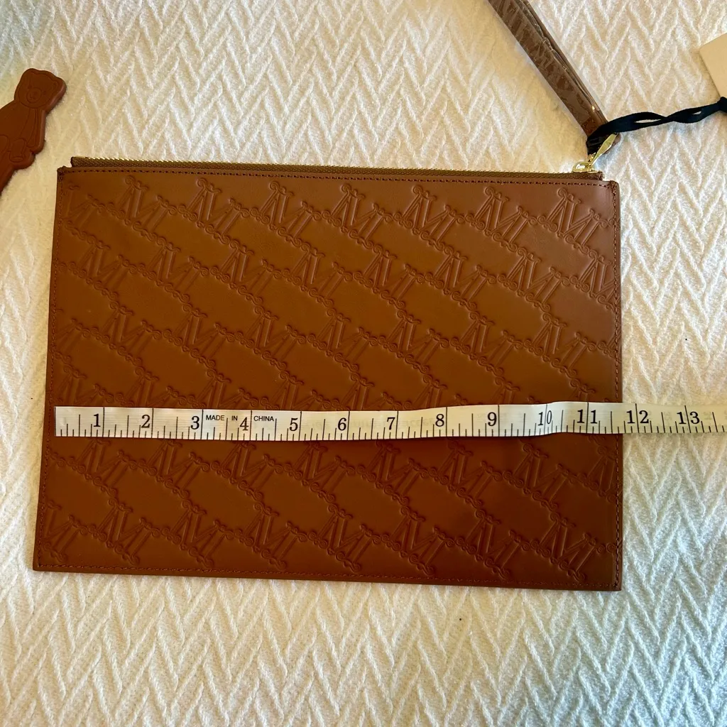 NWT Max Mara embossed clutch/iPod case - Image 8