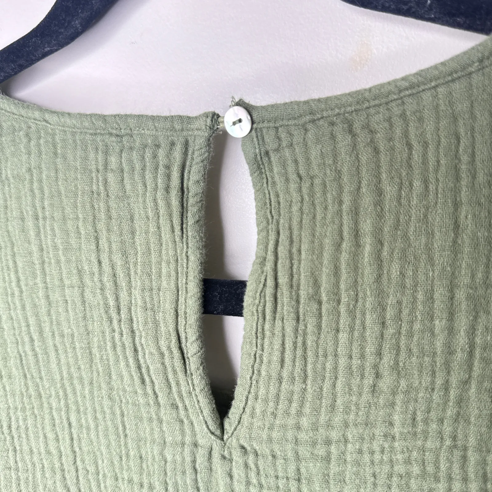 Indigo Rose 2X Gauzy Crinkle Cotton Ruffle‎ Sleeve Tiered Dress Olive Green - Image 3