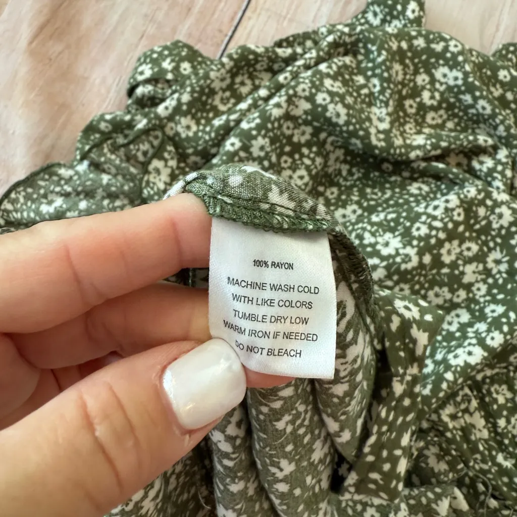 Just Found Floral Print Dress 1X Green Ditsy Ruffle Sleeve V - Image 6