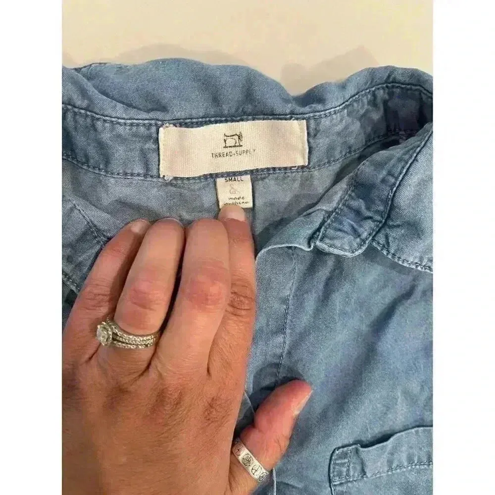 Thread and Supply Denim Chambray Button Up Shirt Women’s Size Small - Image 5