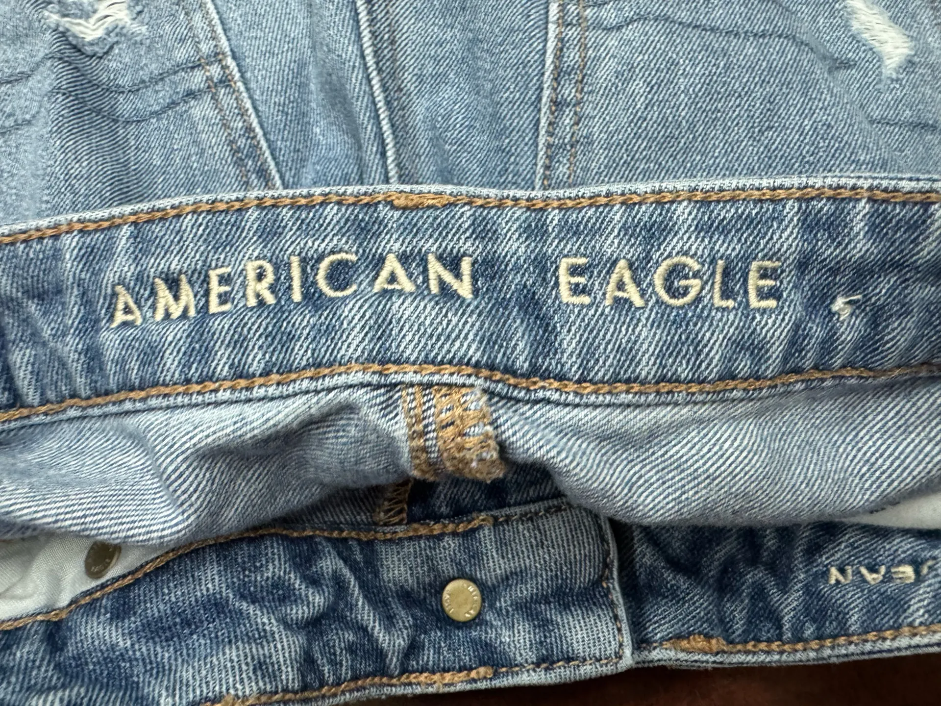 American Eagle Distressed Mom Jeans Size 2 Short - Image 5