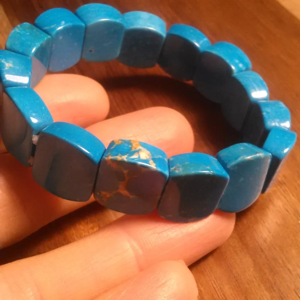 Magnesite Turquoise Puffy Dome Beaded Stretch Bracelet - Image 5