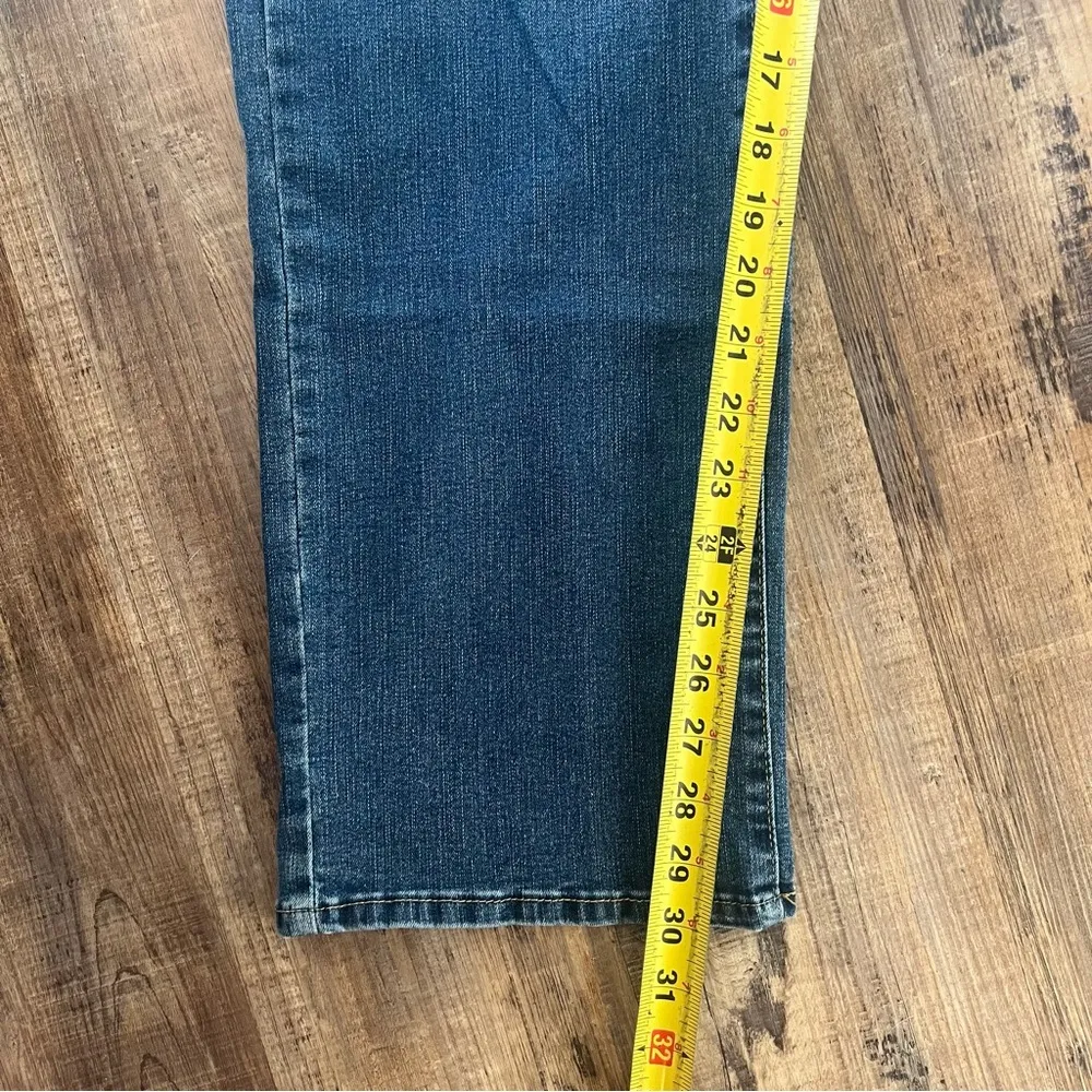 Levi´s Signature Gold Jeans Womens 22 Mid Rise Straight Medium Wash Blue Denim - Image 5