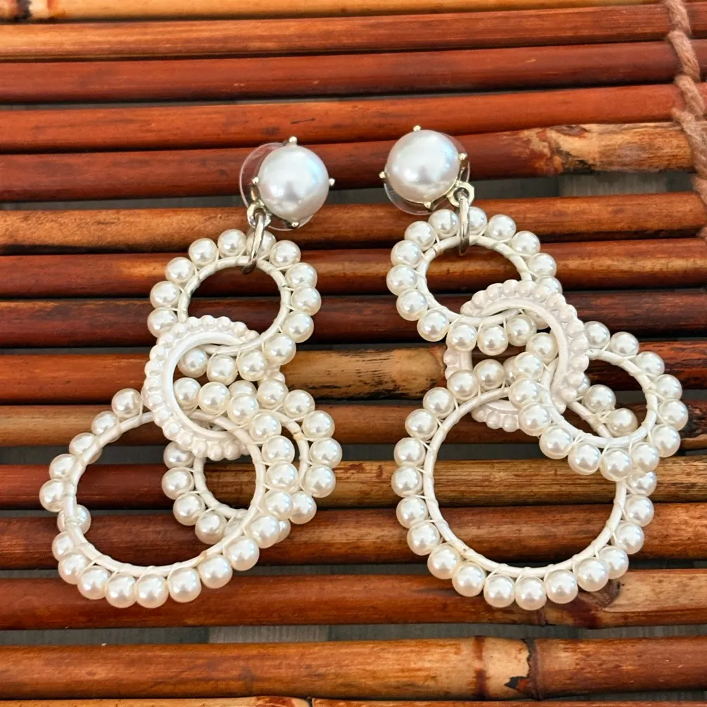 J.Crew  White Bead Interlocking Hoop Dangle Earrings - Image 2