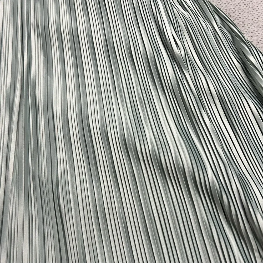 WhoWhatWear Drew Cutout Twist MIDI Dress in Light Blue Size Medium NWT - Image 4