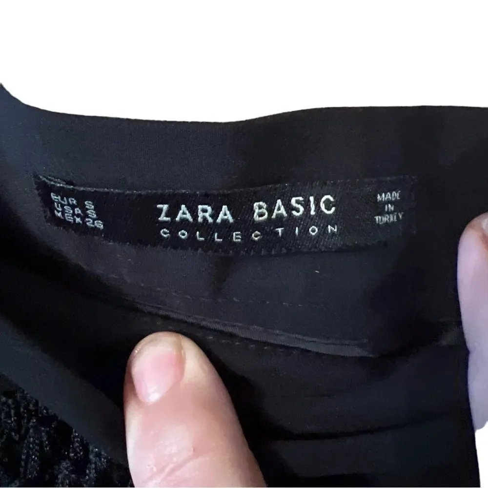 Zara Basics:  black mini skirt with fringe detail like new! Size Small - Image 4