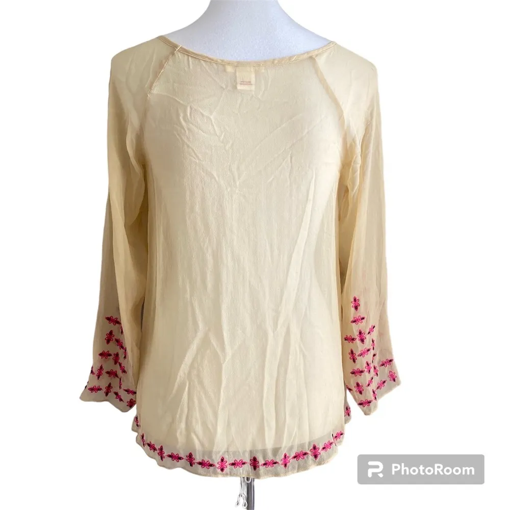Sundance 100% Silk Butter Yellow Pink Embroidered Blouse Size XS - Image 6