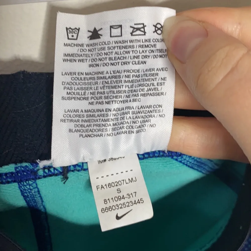 Nike Pro Hyperwarm full length tights leggings size S - Image 11