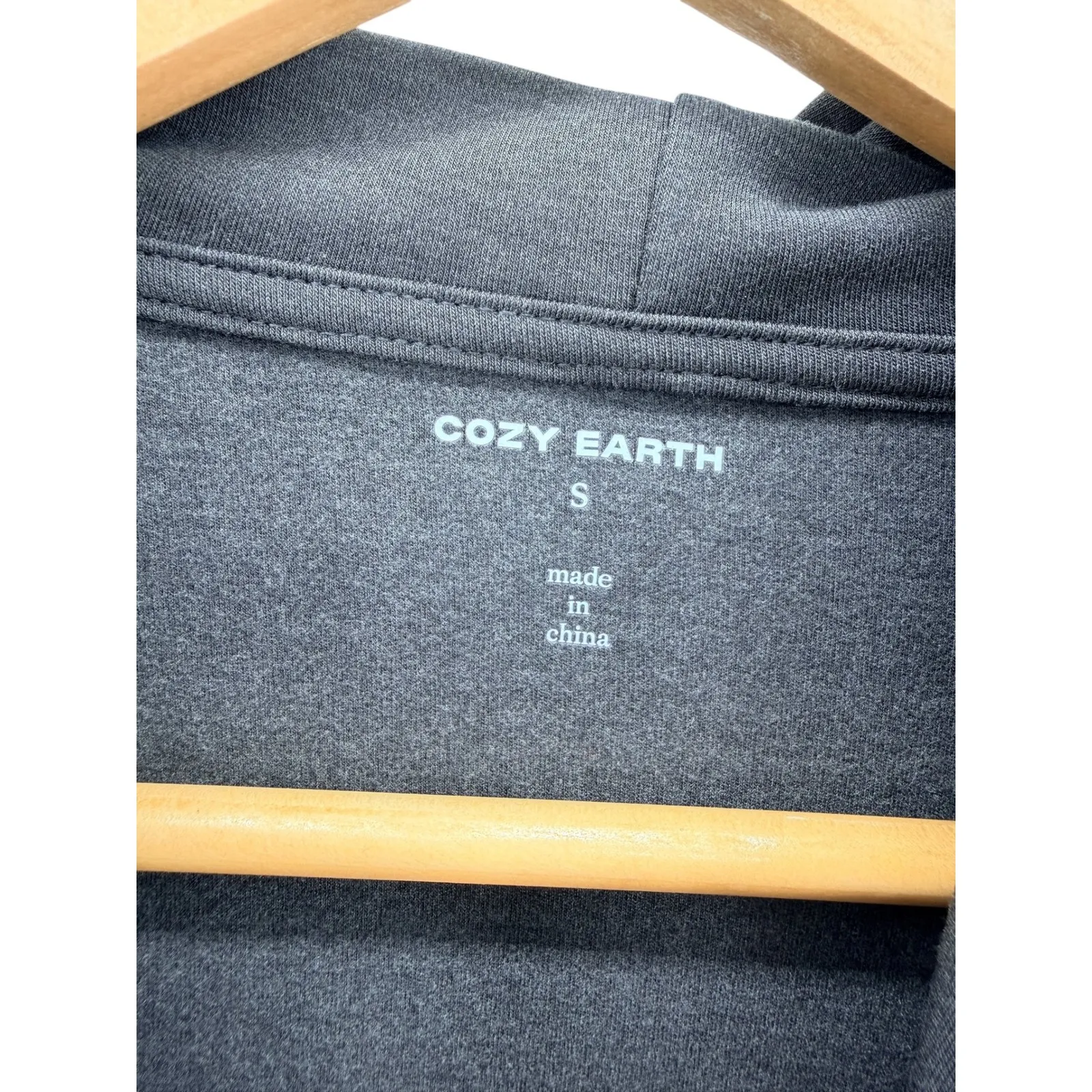 Cozy Earth Hoodie Small Gray Brushed Bamboo Ultra Soft Breathable Pullover - Image 5