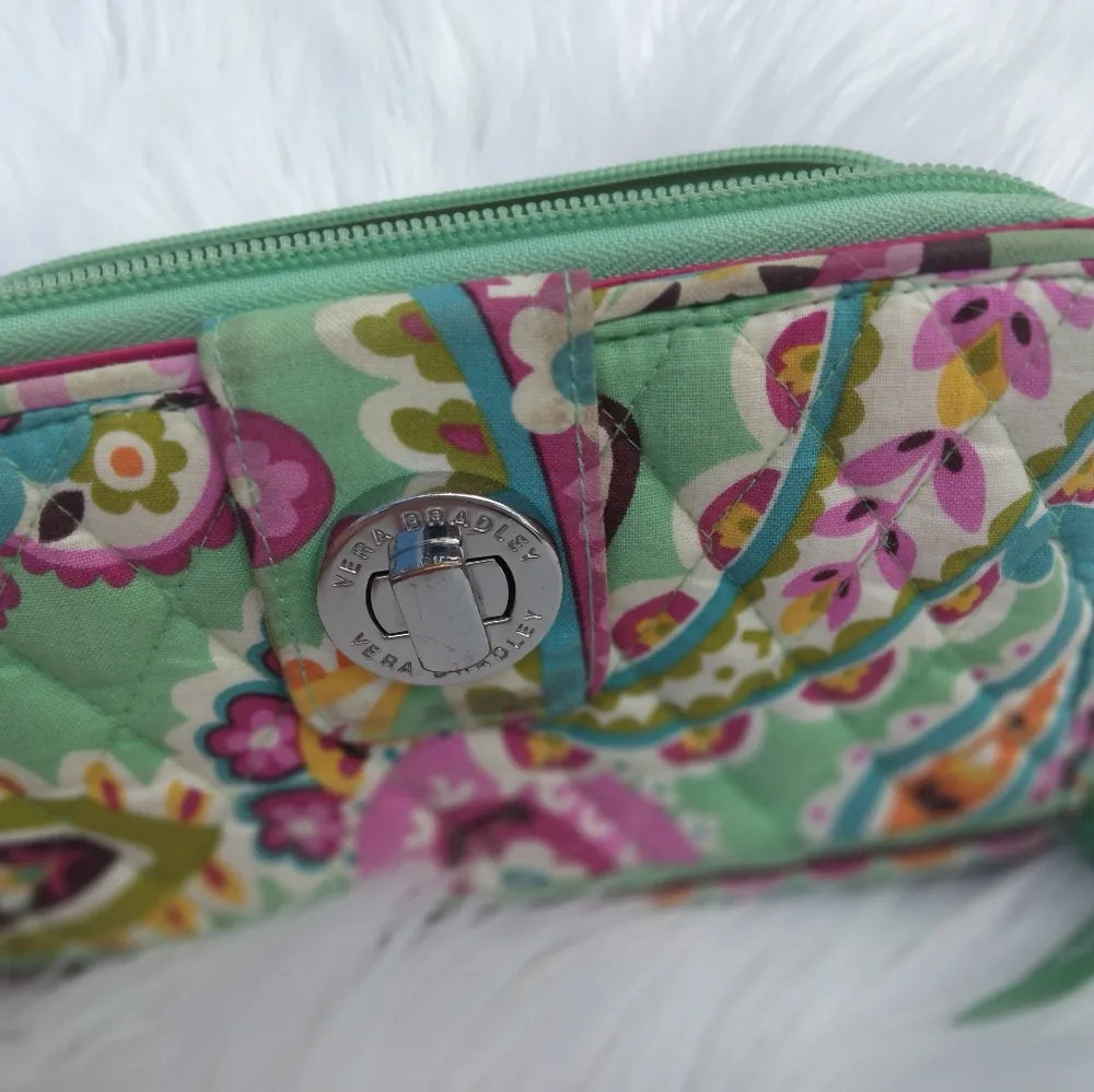 Vera Bradley Green Patterned Wallet & Glasses Case - Image 9