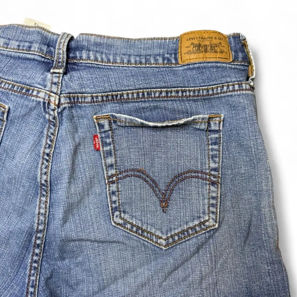 Levi’s Y2K Vintage blue Jean "mom" denim shorts with 5 pockets Size 14 - Image 5
