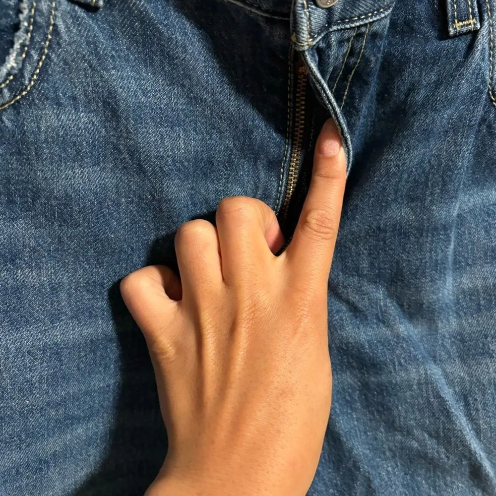 Levi’s Low Pro Women’s Jeans Breathe Out Medium Wash- Size 31 - Image 6