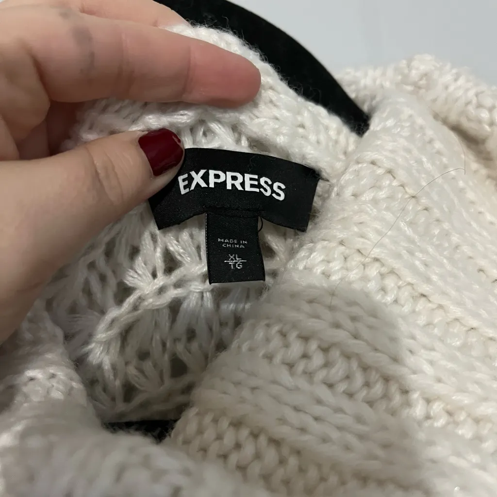 Express Knit Turtleneck‎ Size XL - Image 2