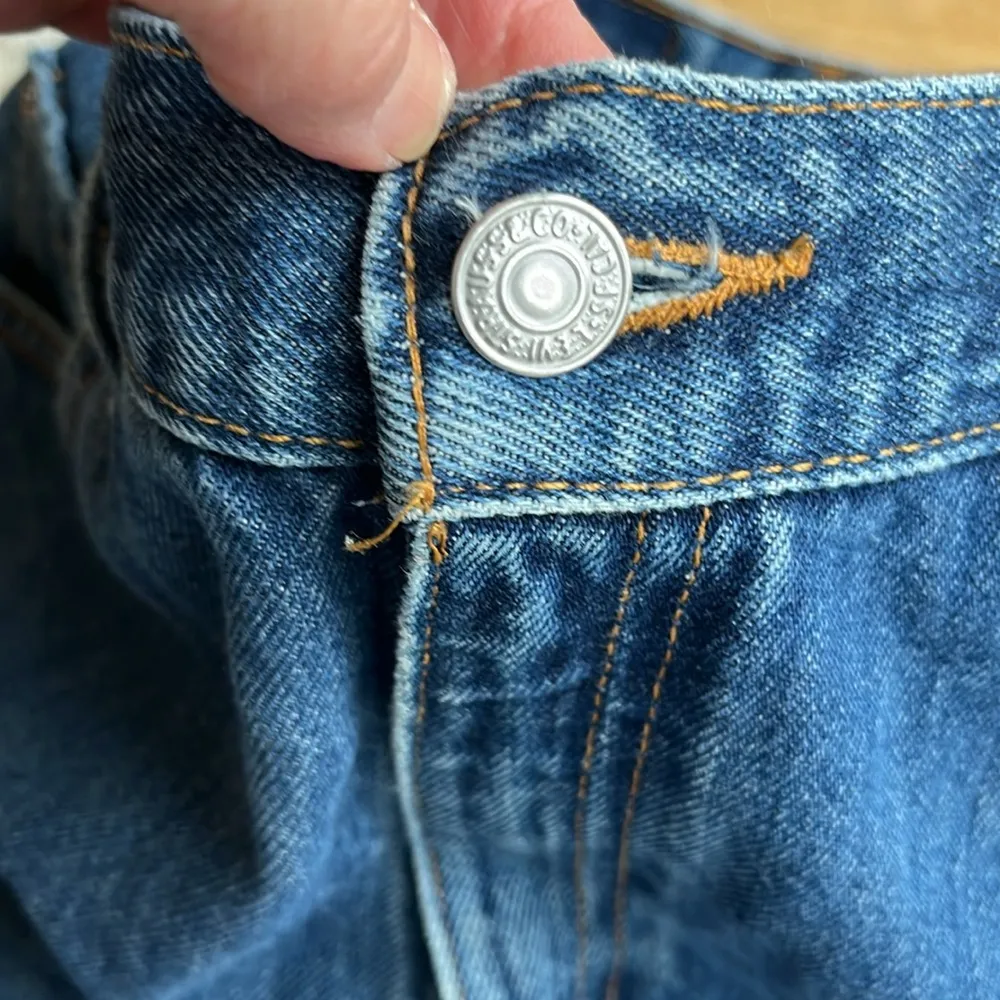 Levis 550 Relaxed Fit Tapered Leg Womens 10 Red Tab - Image 11