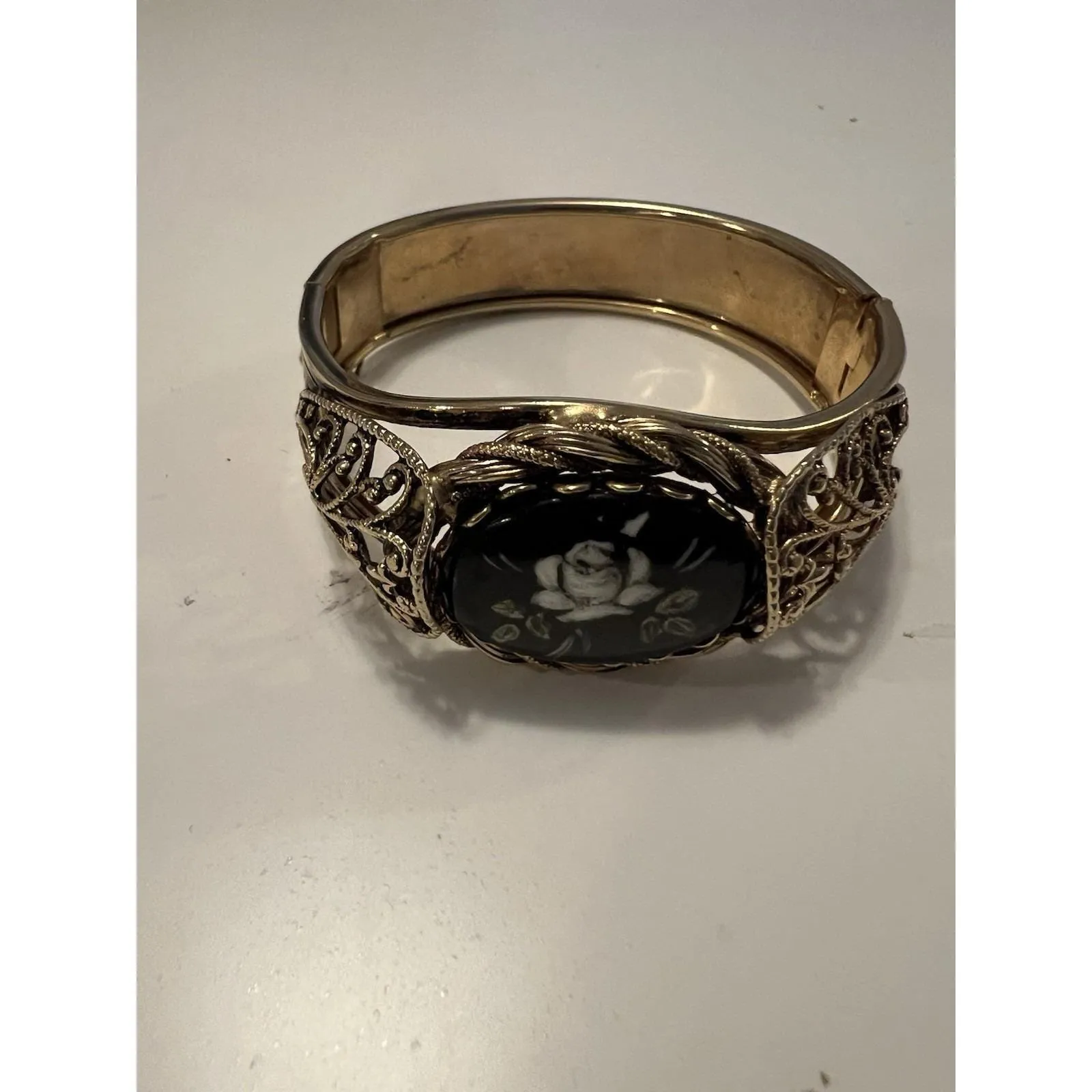 Vintage Y2K Black Filigree Hinged Bracelet Gold Tone Painted Rose - Image 7