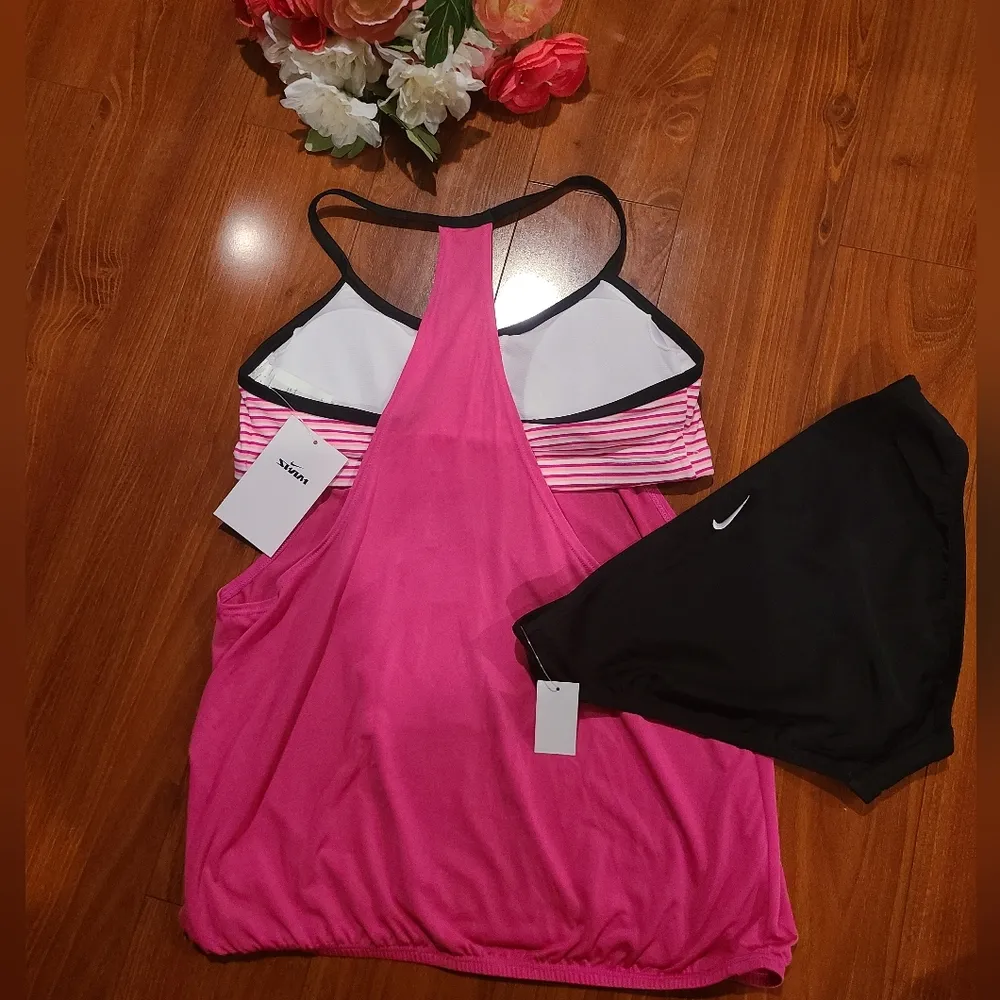 Nike 2pc Swimwear Size Medium - Image 4