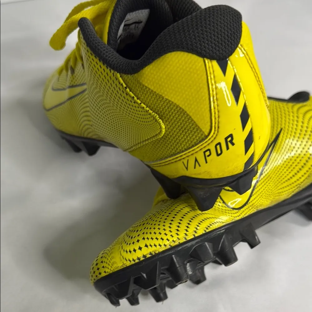 Nike  Yellow Soccer Shoes - Image 8