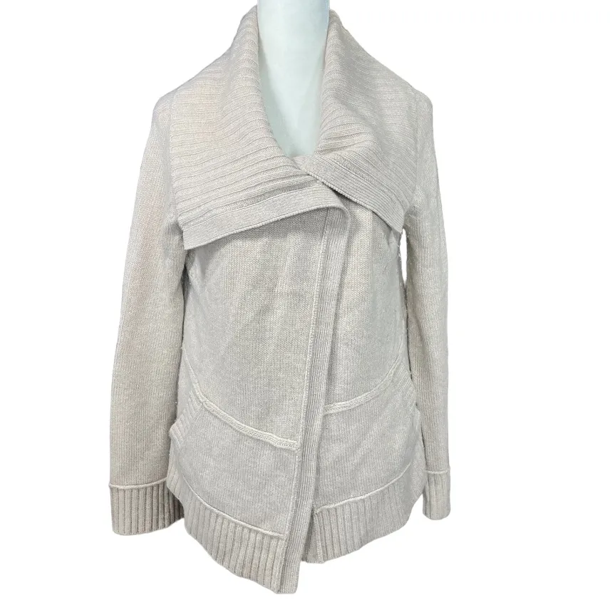 Neiman Marcus  cashmere knit cardigan sweater size S - Image 2