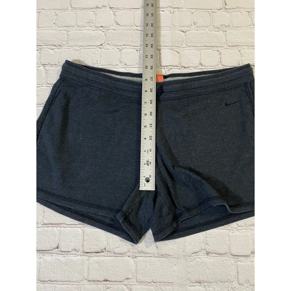 Nike shorts size medium - Image 5