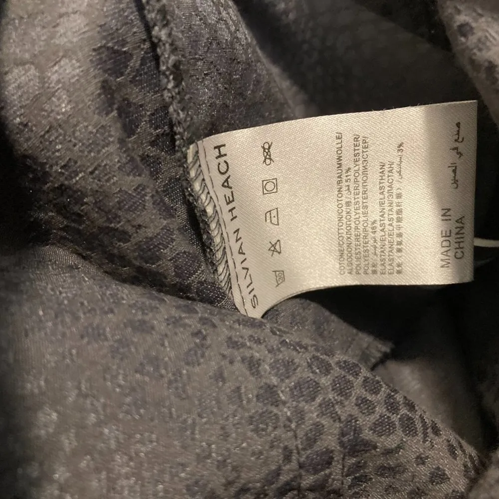 Silvian Heach women's size 26 inside & out snakeskin print skinny pants 28x29 " Gray - Image 9