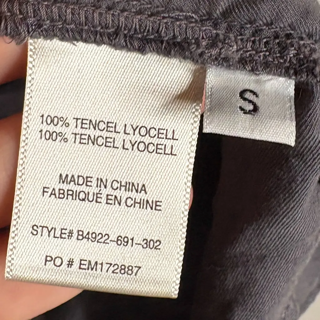 Bella Dahl charcoal grey collared button down shirt - Image 4