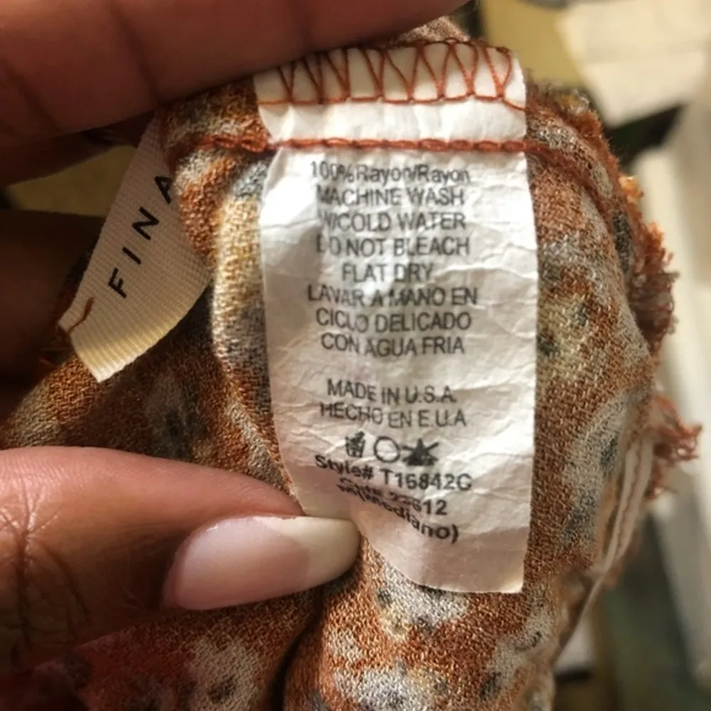 Final Touch Floral V-Neck Peplum Blouse - Image 12